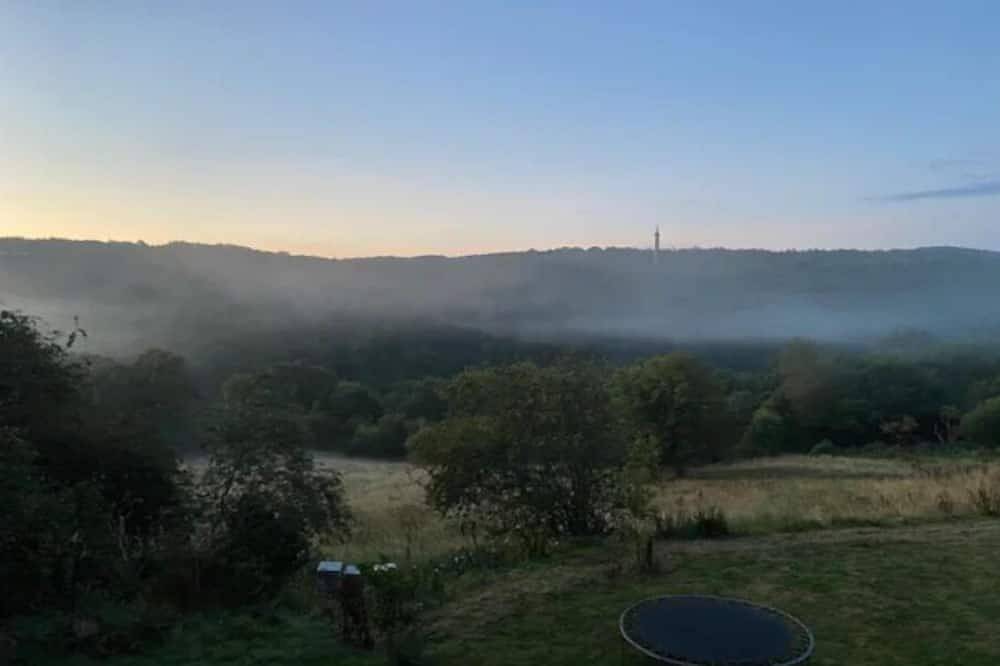 Tiny Home No.2 Railway Carriage with Stunning Views in Gateshead
