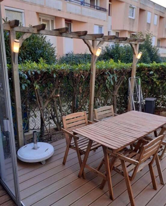 Gîte pour 4 personnes, avec Terrasse ainsi que Jardin et Vue à Guyancourt