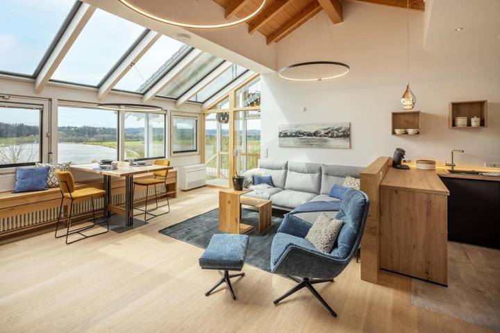 Ferienwohnung für 2 Personen, mit Terrasse und Garten sowie Sauna und Seeblick in Landkreis Günzburg