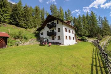 Ferienhaus für 10 Personen, mit Balkon und Garten im Ötztal