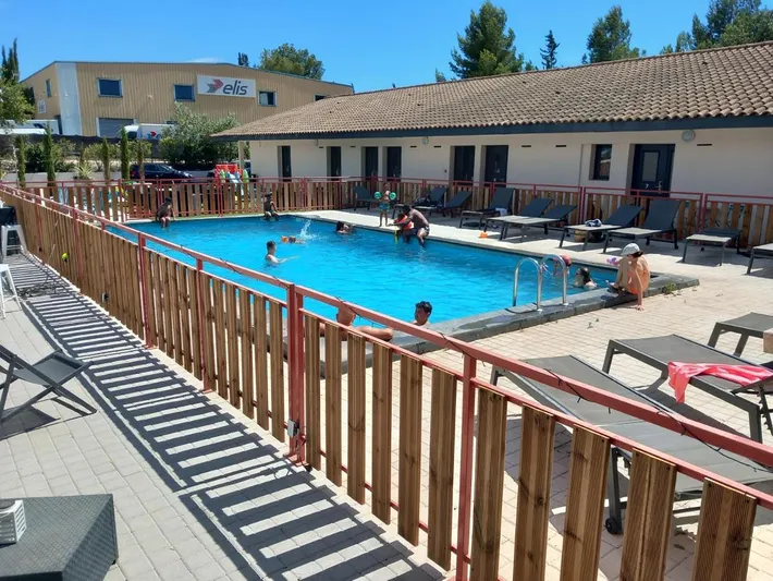Hotel para 2 personas, con piscina y jardín - 1