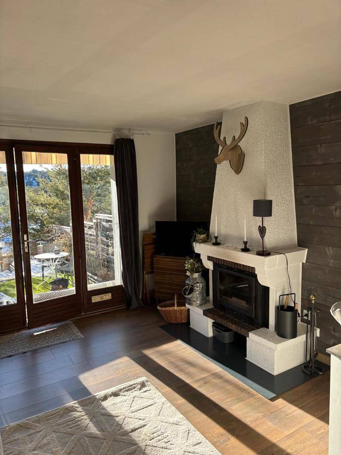 Gîte pour 2 personnes, avec vue ainsi que terrasse et jardin, animaux acceptés dans Gréolières les Neiges - 4