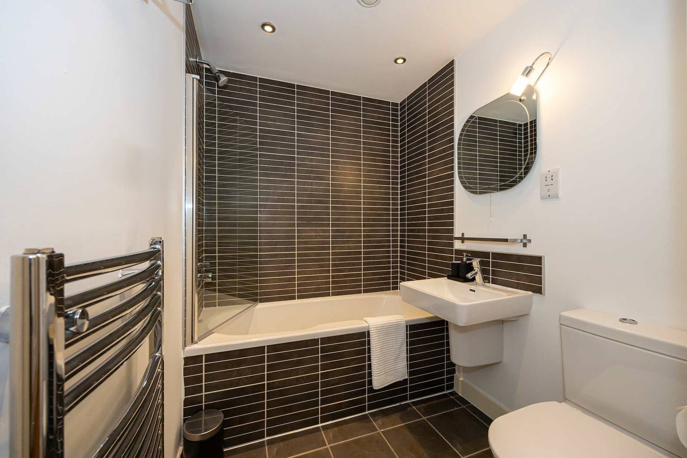 Entire apartment, Stunning Skyline Liverpool Apartment with Parking in Liverpool, Merseyside