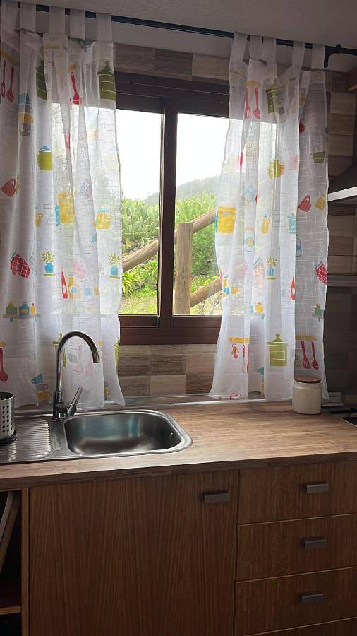 Casa rural para 3 personas, con Balcón y Terraza además de Jardín y Vistas en El Hierro - 3