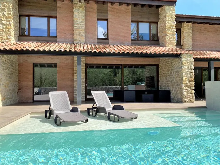 Ferienwohnung für 5 Personen, mit Whirlpool und Pool sowie Garten - 1