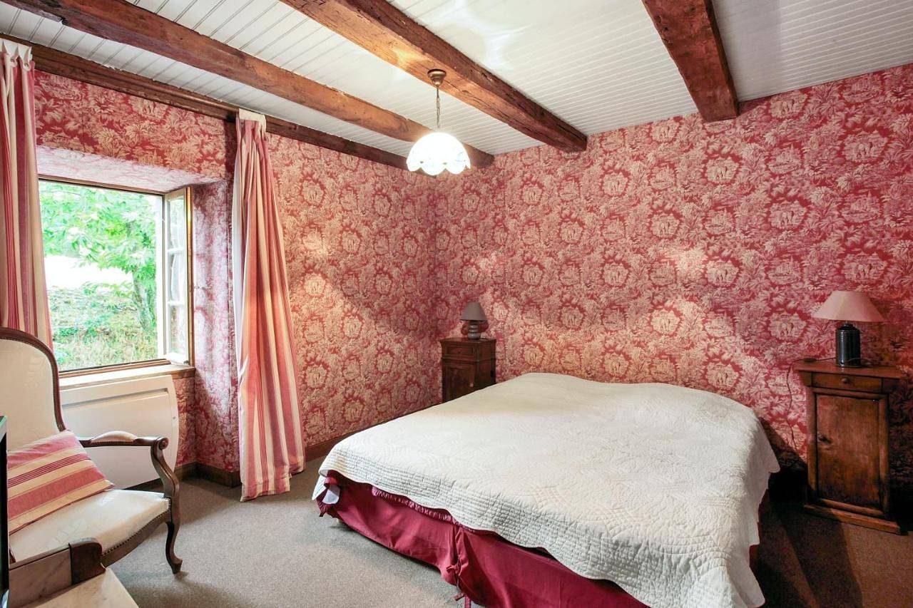 Three-Bedroom Holiday Home in Sénezergues, Région d'Aurillac