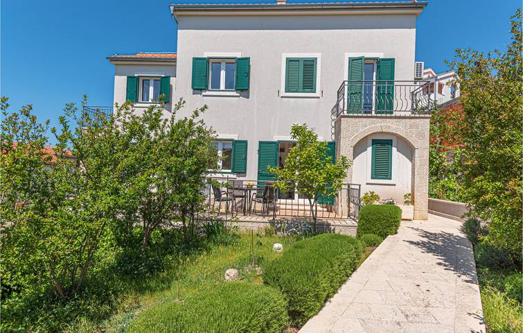 Location de vacances pour 4 personnes, avec terrasse à Rogoznica - 2