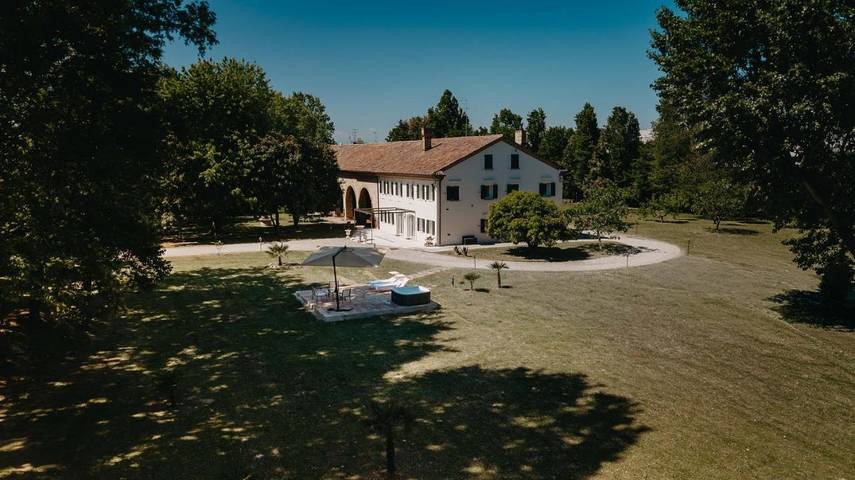 Casa vacanza per 6 persone, con Idromassaggio e Terrazza nonché Giardino e Sauna a Casale sul Sile
