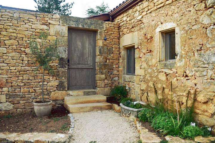 Location de vacances pour 2 personnes, avec jacuzzi et piscine à Vézac - 4