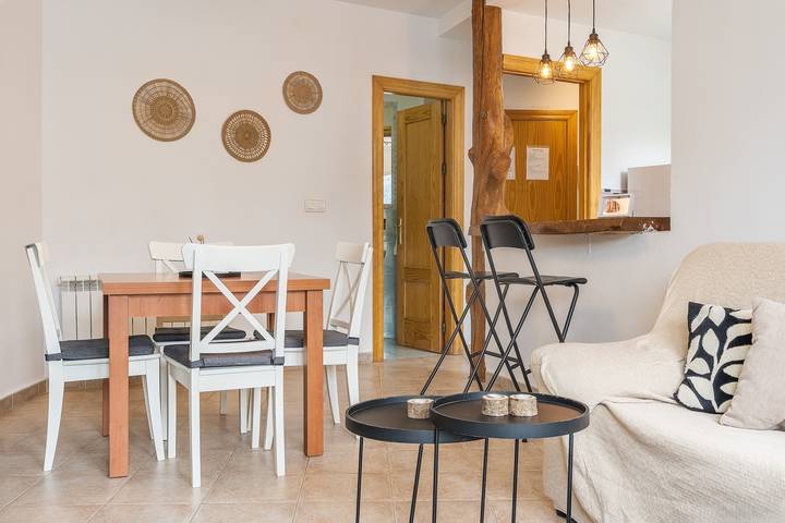 Entire apartment, Apartment 'Alojamiento El Pilar' with Mountain View and Wi-Fi in Surroundings of Sierra Nevada, Güejar Sierra