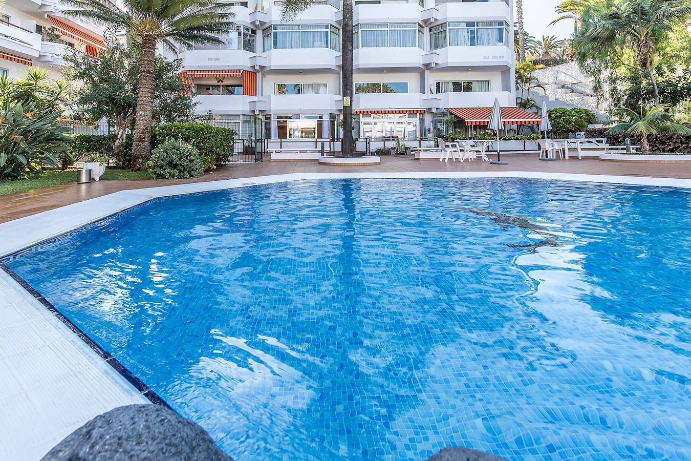 Appartement entier, Charming Apt Puerto Cruz, Terrace & Pool Access in Puerto de la Cruz, Tenerife du Nord