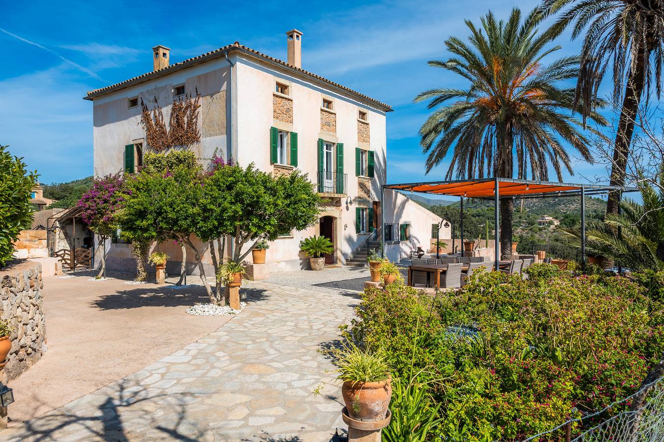 Apartment 'First Floor' with Shared Pool, Wi-Fi and Air Conditioning in Artà, East Majorca