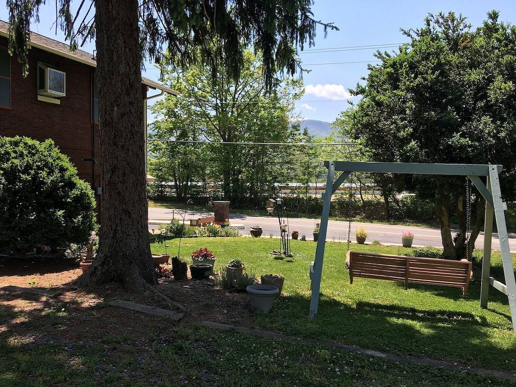 Black Mountain Charmer-3 Br, 1 Bath-bequem nach Asheville und Black Mountain in Blue Ridge Parkway, Black Mountain