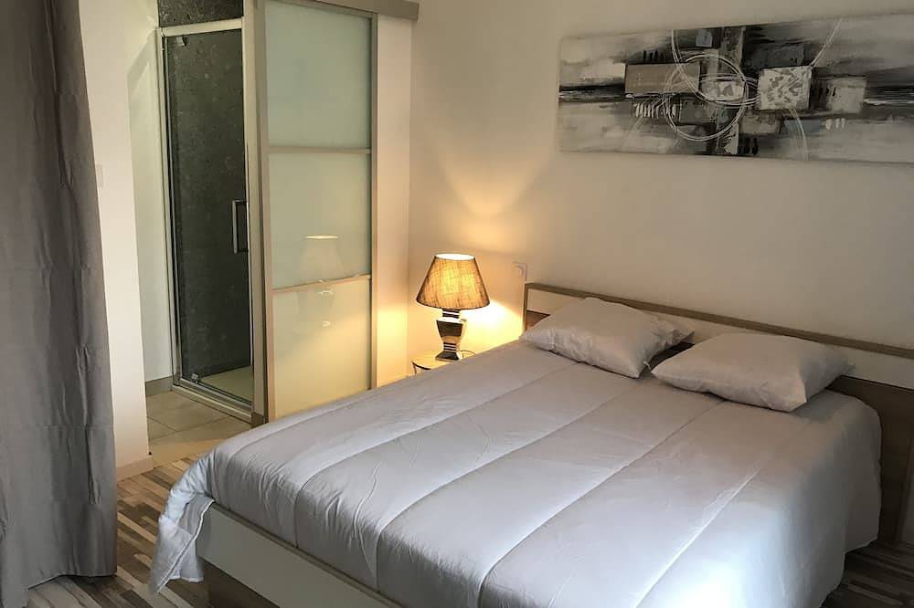 Apartamento entero, T4 with courtyard and Spa 400m from the beach in Angoulins, Región de La Rochelle