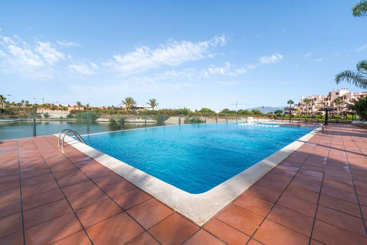 Apartamento de vacaciones para 4 personas, con jardín y vistas al lago - 1