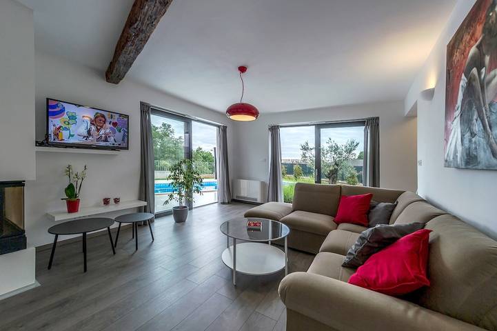 Moderne Villa Sol Anima mit privatem Pool in Jakovici, Zentralistrien