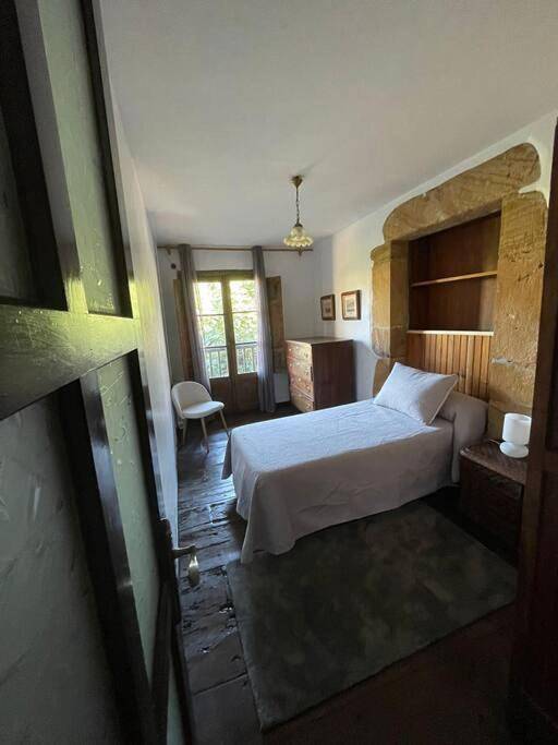 Location de vacances pour 6 personnes, avec vue et jardin, animaux acceptés dans Novales - 4