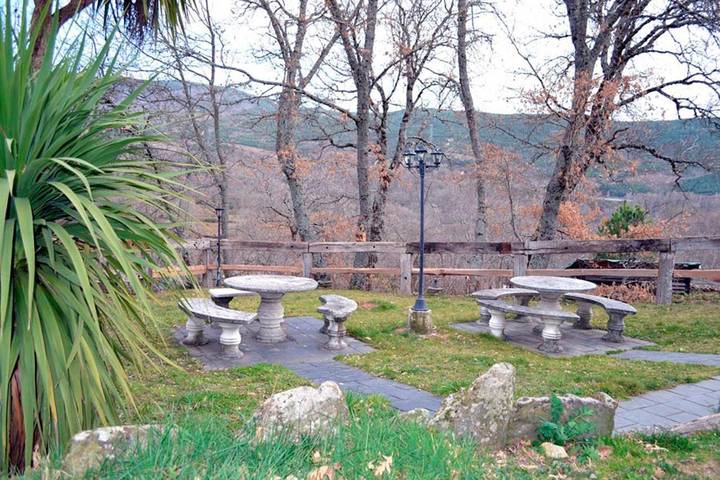 Casa rural para 2 personas, con Balcón y Terraza además de Jardín y Vistas en Sanabria (Zamora) - 4