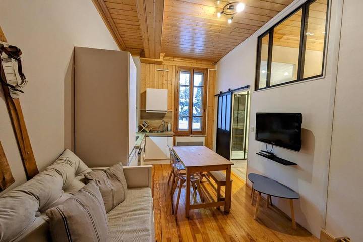 Gîte pour 4 personnes à Pugny-Chatenod - 2