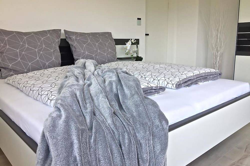 Ganze Wohnung, Exclusive Designer - Ferienwohnung Black White 124 m² in Raubling, Bayerische Alpen