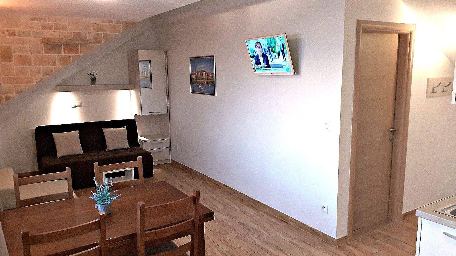 Ganze Ferienwohnung, Schöne Ferienwohnung in Baska Voda mit Terrasse in Baska Voda, Makarska Riviera