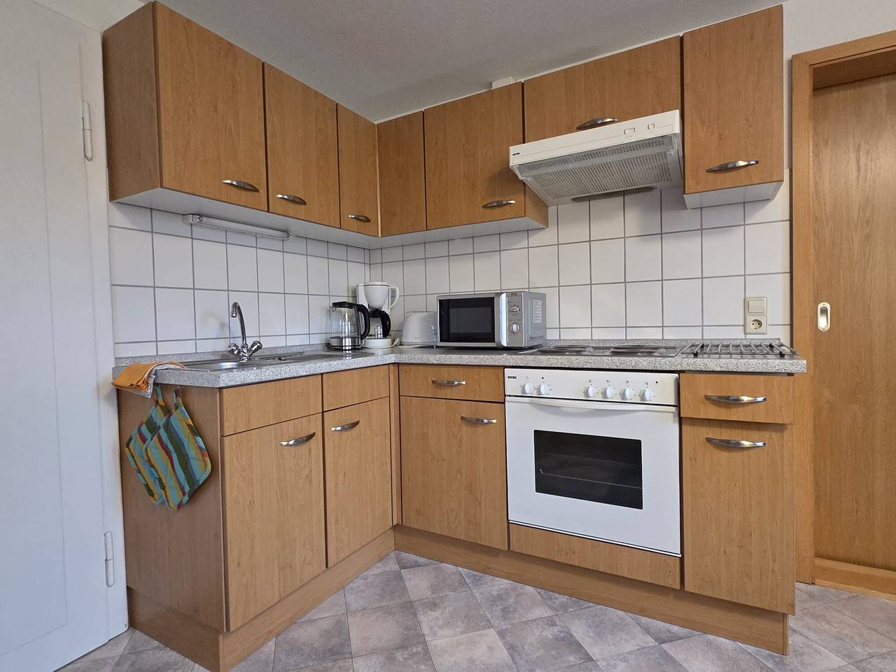 Ganze Wohnung, Ferienwohnung in der Dom-Stadt, Haus Barbara 1. Og mit Bergblick, Terrasse & Wlan in St. Blasien, Südschwarzwald