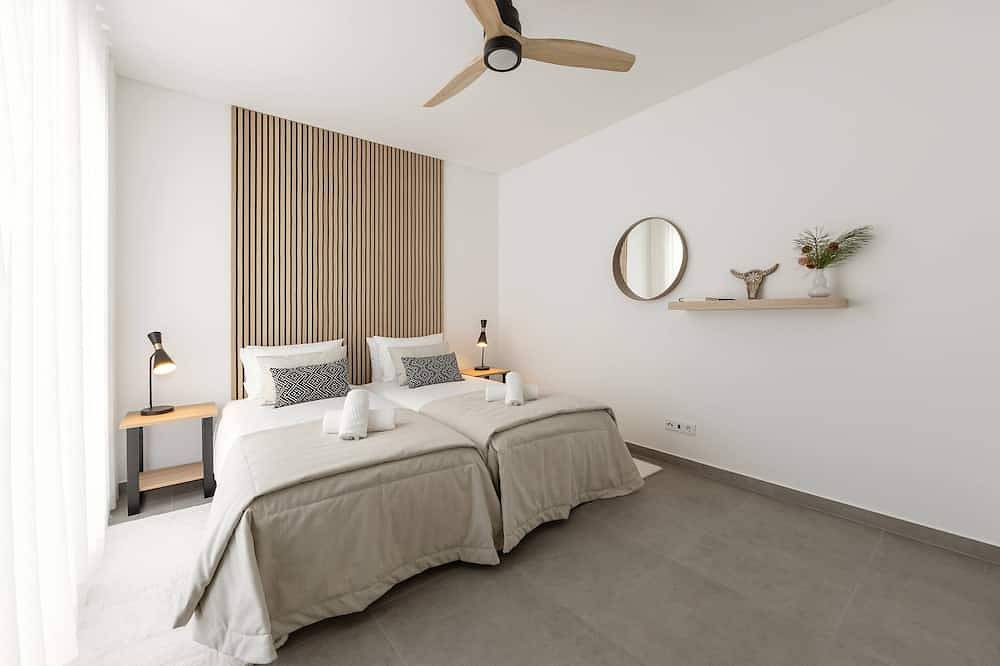 Villa 6 Silver Coast - Pool & Garden in São Martinho do Porto, Leiria District