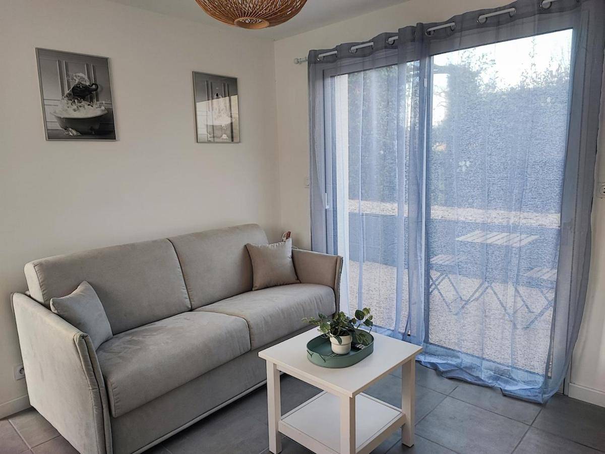 Appartement entier, One-Bedroom Apartment in Bréal-sous-Montfort, Région de Rennes