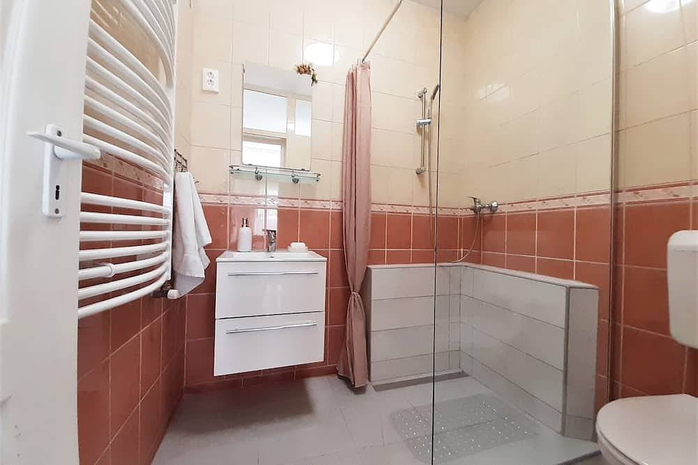 Ganze Wohnung, Harmony of romance and nature for two, in a double bedroom in Mischkolz, Borsod-Abaúj-Zemplén megye