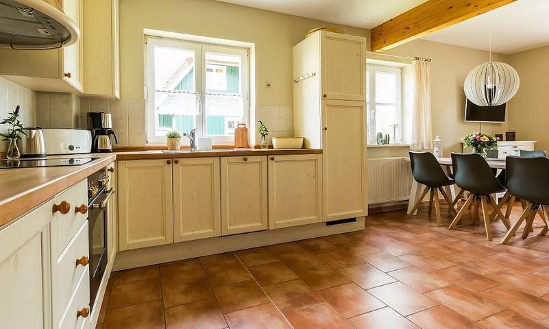 Ferienhaus für 6 Personen, mit Terrasse und Garten in Born a. Darß - 2
