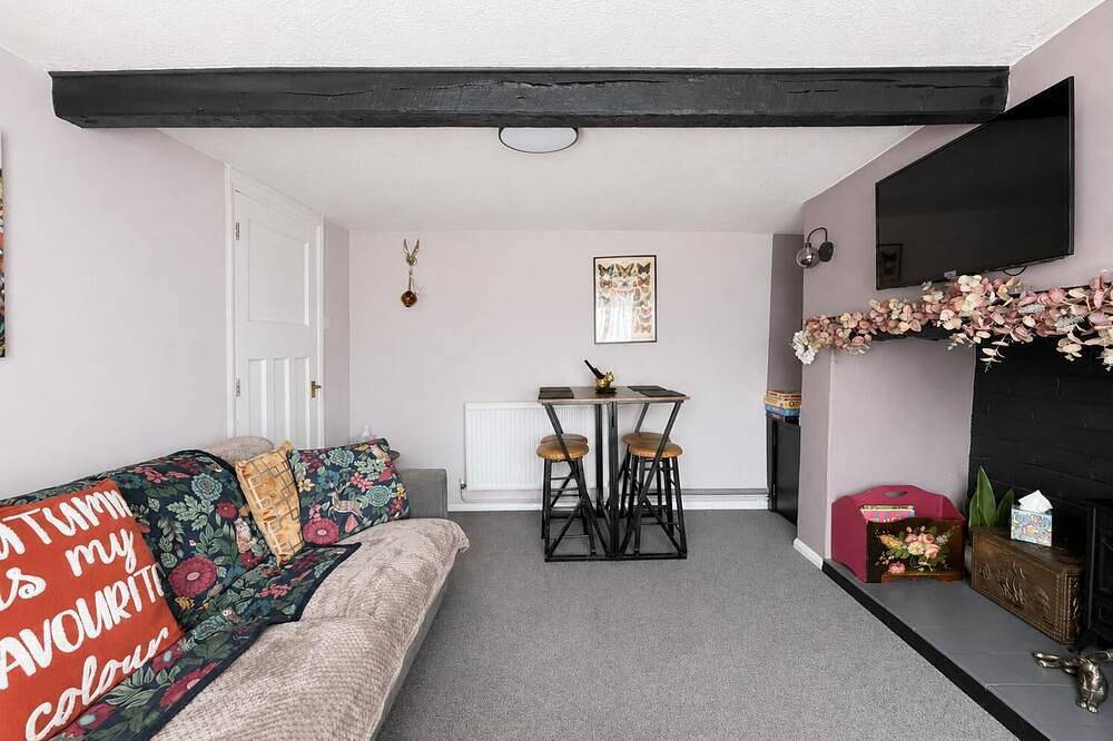 Stunning cottage with a private hot tub and sauna in Norfolk in Ingham (Norfolk), Norfolk