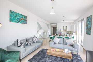 Holiday Rental for 10 People in Protaras, South Cyprus, Photo 4