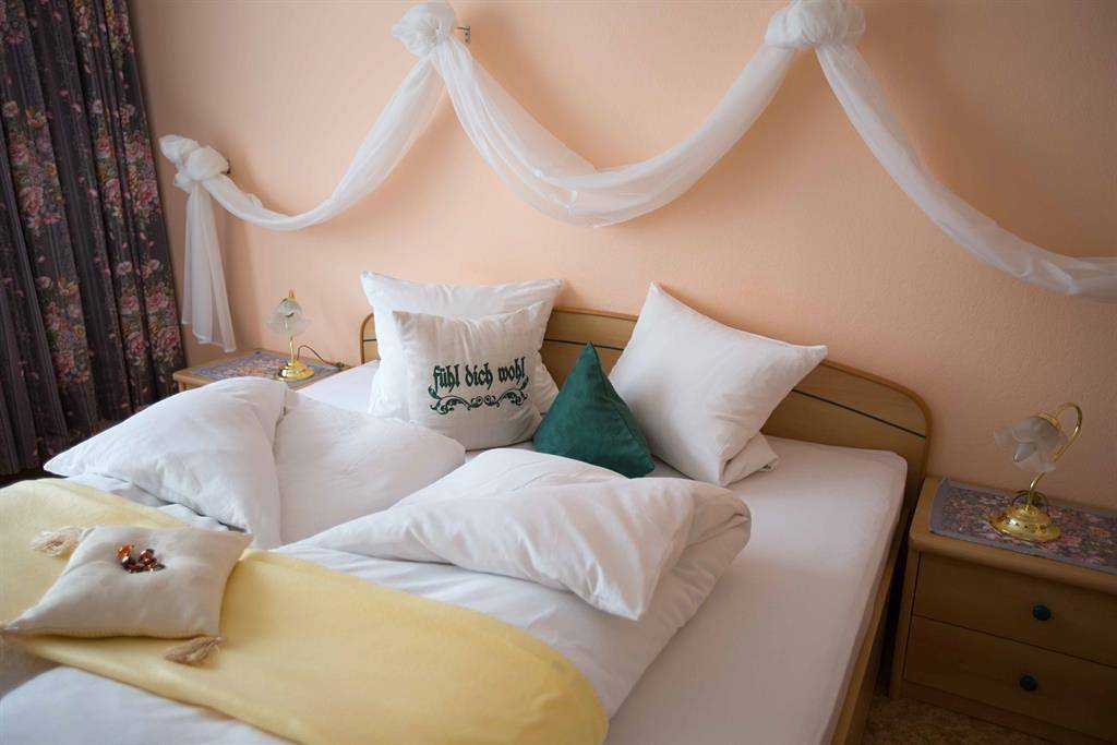 Double room, shower, toilet in Navis, Distrito de Innsbruck-Land