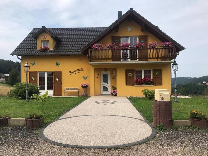Cottage pour 2 personnes, avec terrasse et vue à Haselbourg
