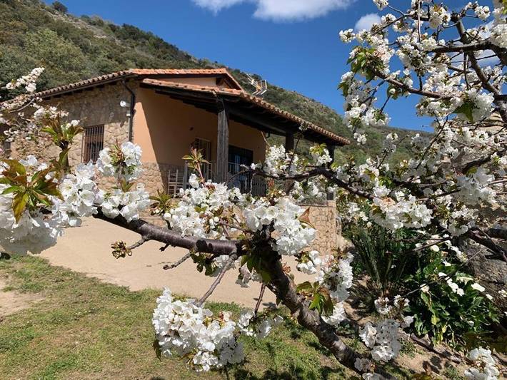 Casa de vacaciones para 2 personas, con piscina y vistas además de terraza y jardín, Se admiten mascotas en Extremadura - 2