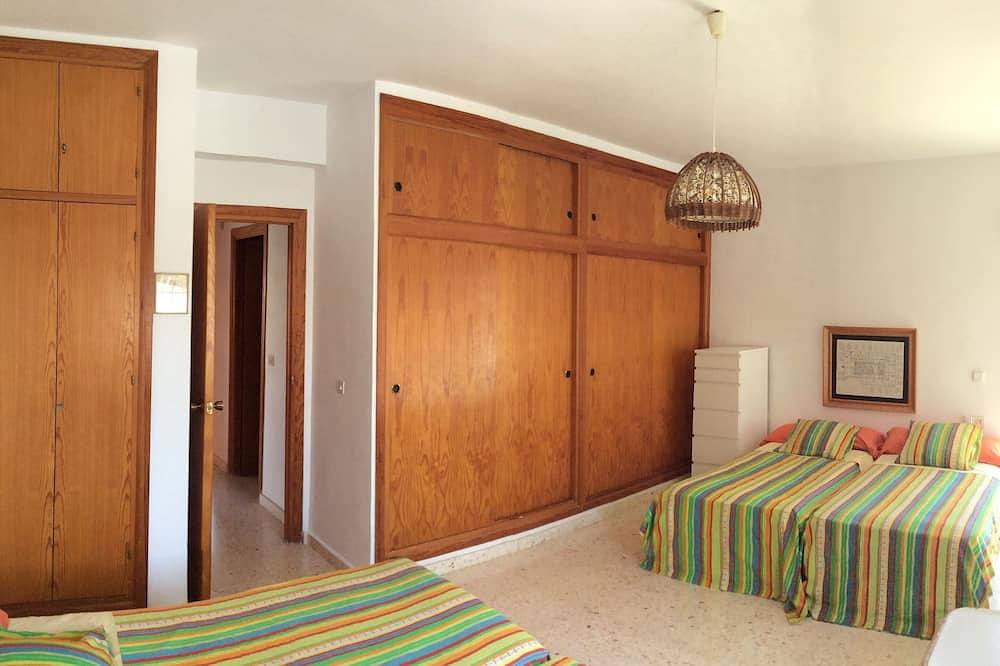 Special Offer- A Minute Walking From Beaches in Playa Cala Bosque (Orihuela), Orihuela