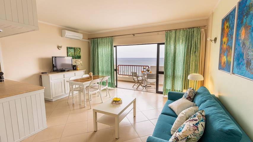 Ganze Wohnung, Ferienwohnung für 4 Personen mit Balkon in Praia da Rocha, Portimão