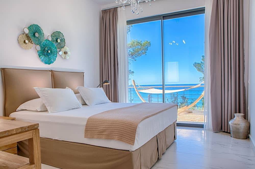 Milos Bay Villas - Brand new modern villa with spectacular views of Milos Beach in Agios Nikitas, Greece
