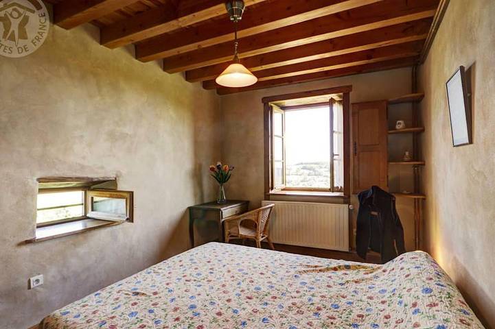 Gîte pour 10 personnes, avec jardin dans Saint-Martin-la-Sauveté - 2