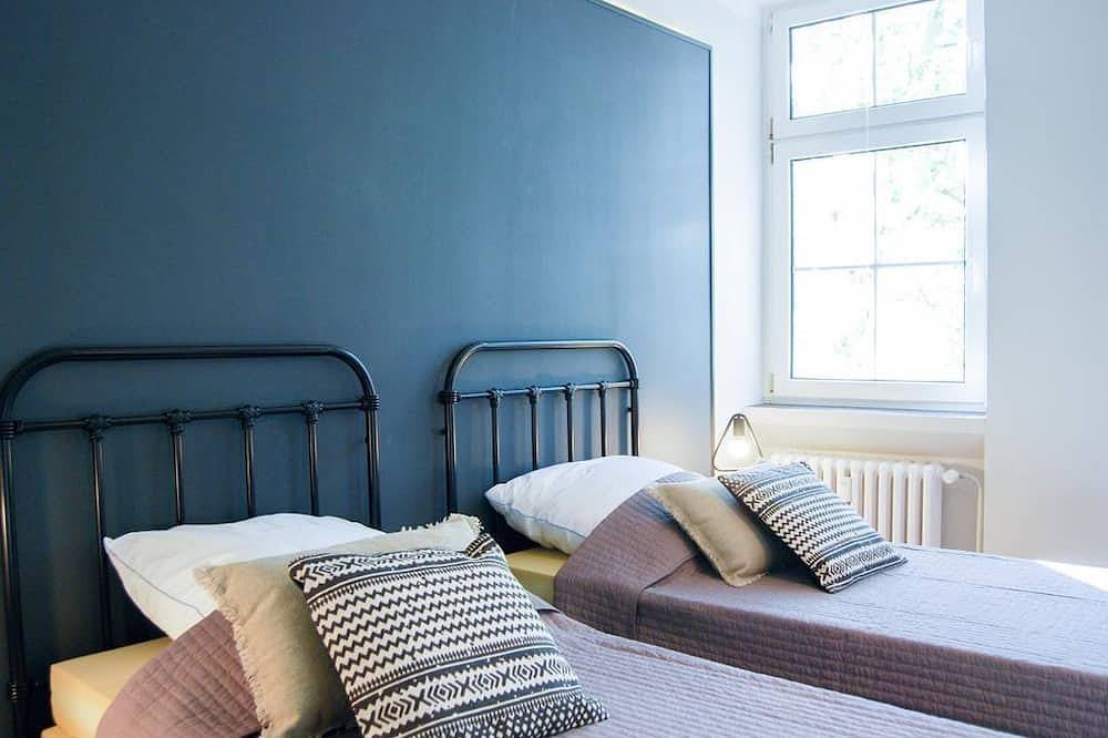 Ganze Wohnung, Ferienhaus Alte Schule Mötsch - Rektorenwohnung - 90 qm in Bitburg, Eifelkreis Bitburg-Prüm