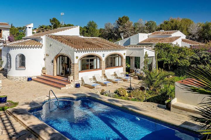 Ferienhaus für 4 Personen, mit Pool und Balkon - 1