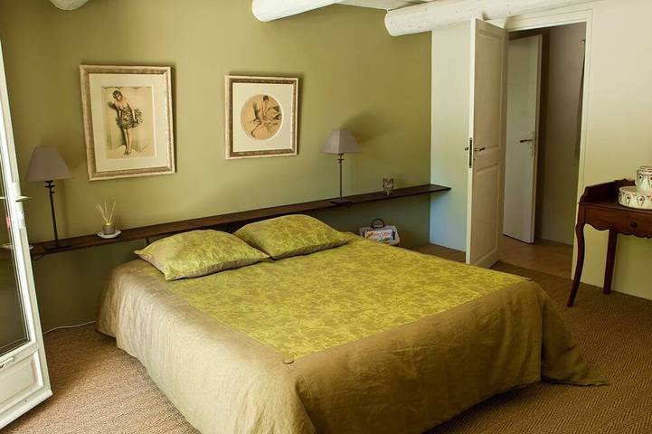 Chambre d’hôte pour 5 personnes, avec piscine et jardin à Pernes-les-Fontaines - 2