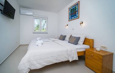 Villa für 10 Personen in Kampor, Rab, Bild 4