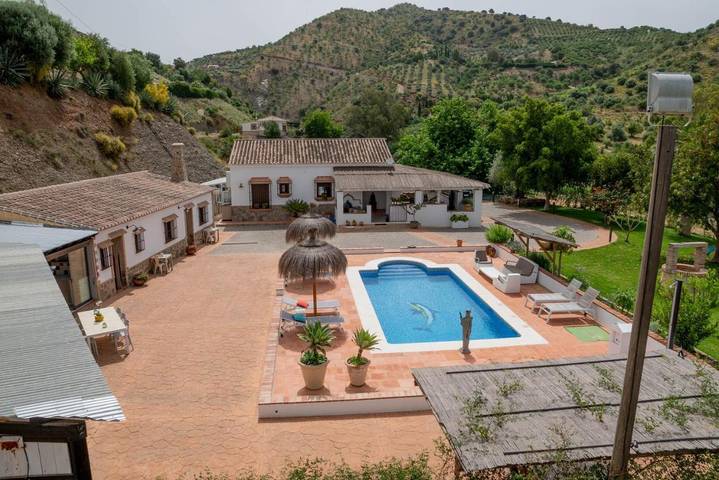 Casa rural para 2 personas, con piscina además de jardín y vistas en Valle del Guadalorce - 2