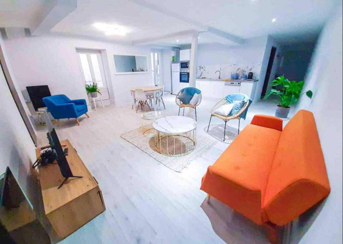 Appartement entier, Two-Bedroom Apartment in Nuits-Saint-Georges, Région de Beaune
