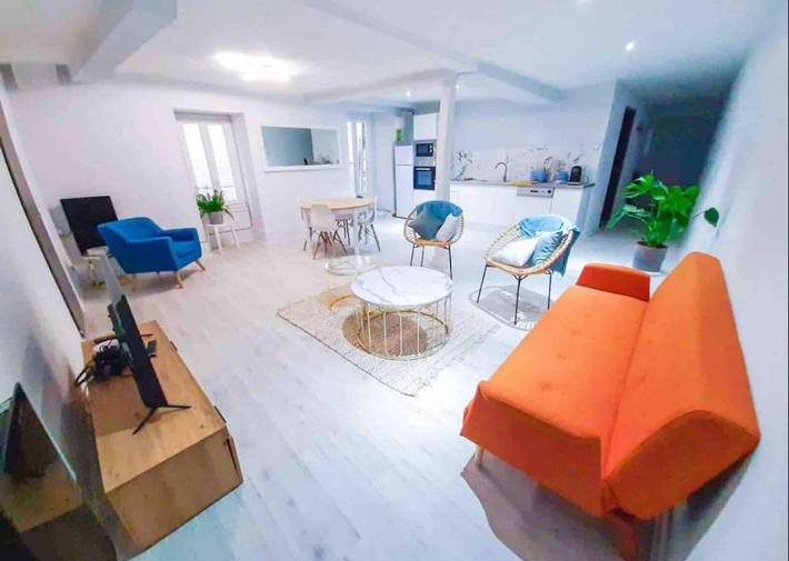 Appartement de vacances pour 6 personnes, avec jacuzzi ainsi que sauna et balcon