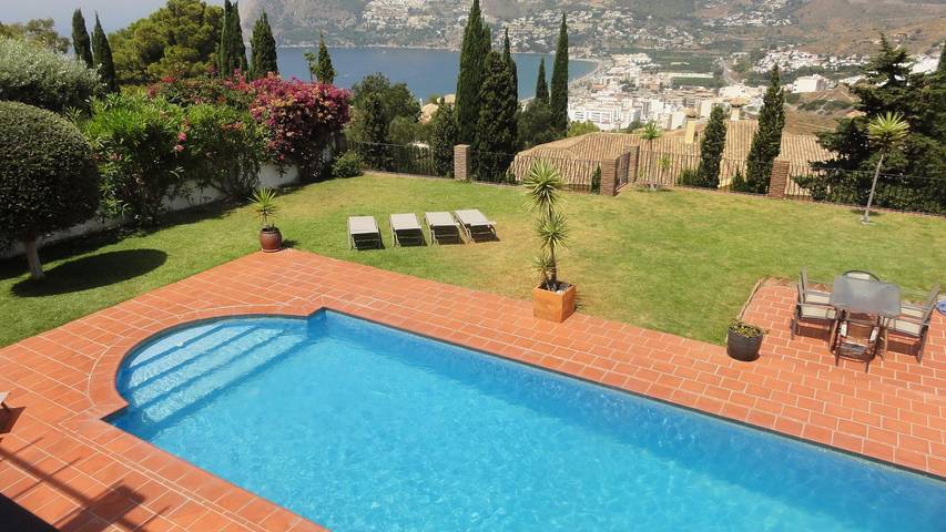 Chalet para 10 personas, con jardín y piscina en Andalucía - 3