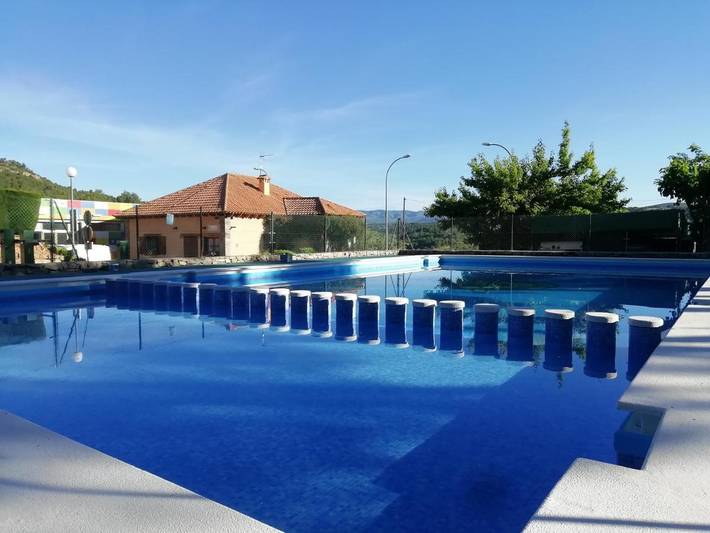 Camping für 5 Personen, mit Pool und Ausblick sowie Terrasse, mit Haustier - 1