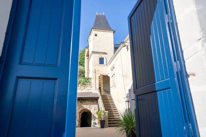 Location de vacances pour 15 personnes, avec jardin à Chênehutte-Trèves-Cunault
