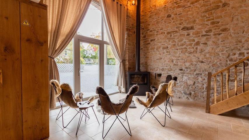 Maison de vacances pour 11 personnes, avec piscine ainsi que jardin et sauna à Trois-Ponts